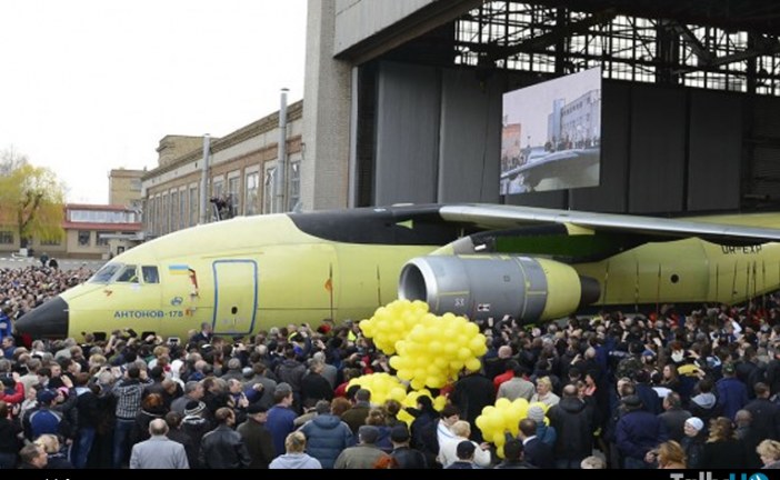 Roll Out del Antonov AN-178