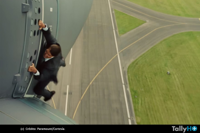 Espectacular maniobra de Tom Cruise en un Airbus, para la película Misión Imposible