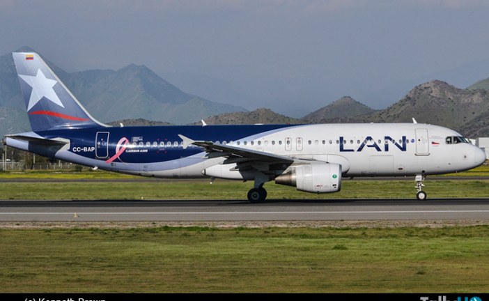 LAN se suma a la iniciativa mundial junto al “Avión Rosa Contra el Cáncer de Mama”