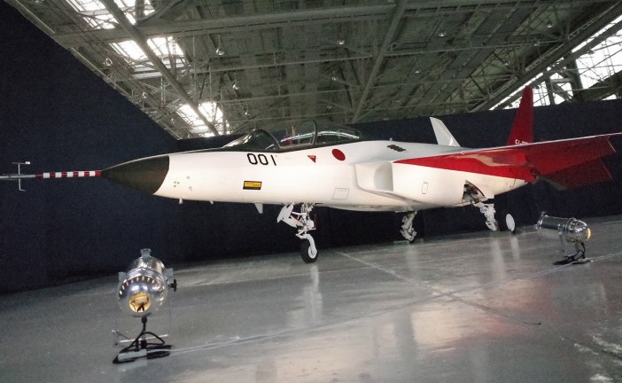 Japón muestra el primer prototipo de caza furtivo, el X-2 Shinshin