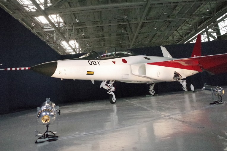 Japón muestra el primer prototipo de caza furtivo, el X-2 Shinshin