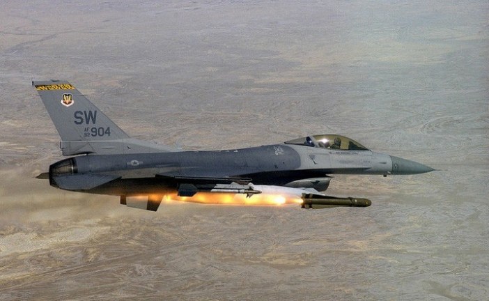 Bajas ventas auguran una lenta muerte de los F-16 y F / A-18