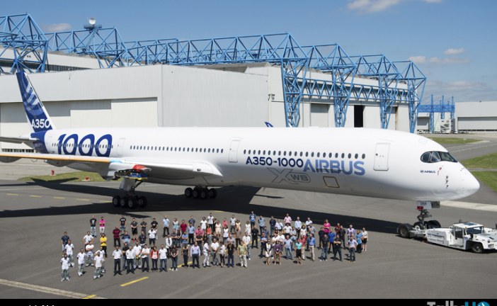 Primer A350-1000 fue presentado y volaría a fines de año