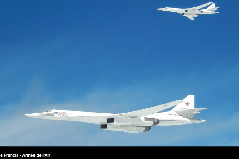 Nueva incursión de bombarderos rusos Tu-160 en Europa