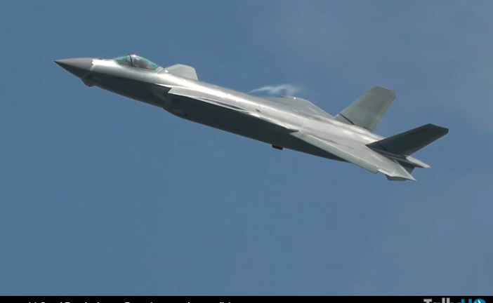 China sorprende con la presentación del nuevo caza J-20