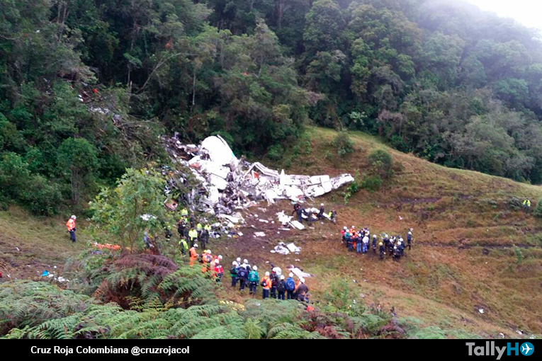 Tragedia aérea se estrella avión Avro RJ85 con equipo de fútbol Chapecoense de Brasil