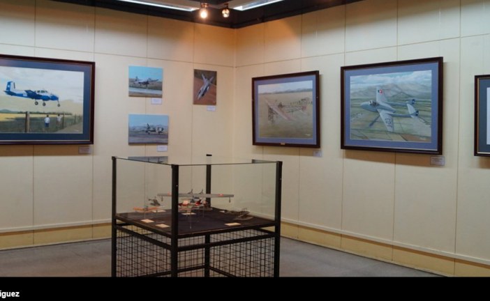 Exposición «Aviones a través del color y la forma» en el Museo Nacional Aeronáutico y del Espacio