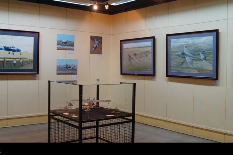 Exposición «Aviones a través del color y la forma» en el Museo Nacional Aeronáutico y del Espacio