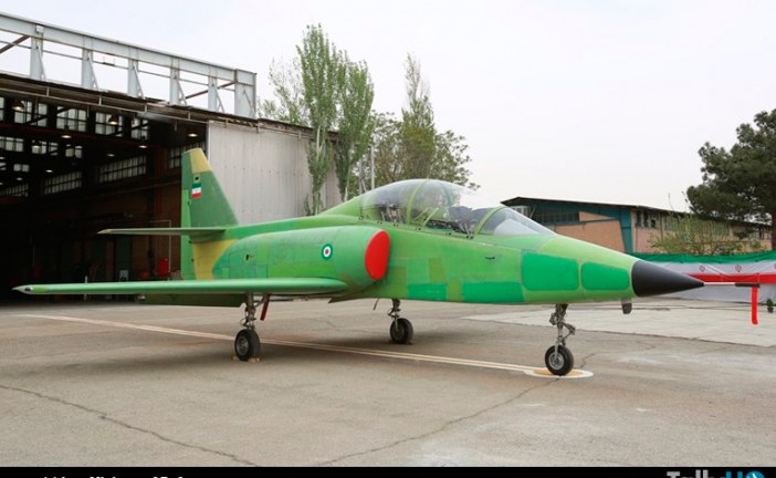 Irán presentó avión de entrenamiento avanzado denominado Kowsar