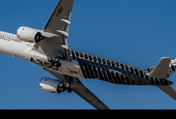 Llegada y demostración del Airbus A350-900 en FIDAE 2018