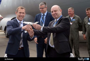 Antonov y la Aviall Services Inc. subsidiaria de Boeing firmaron en Farnborough acuerdo de coorperación y construcción de aeronaves