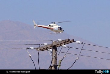 Inspección aérea de helicóptero en la red de media y alta tensión en Peñalolén