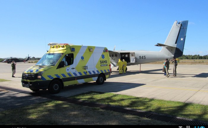 FACH realiza EVACAM con cápsula de aislamiento epidemiológico en avión Twin Otter