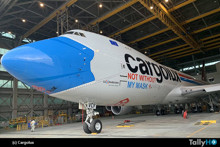 Cargolux presentó avión con esquema de «Mascarilla»