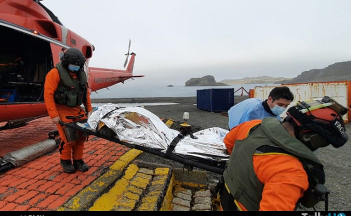 Fuerza Aérea realiza EVACAM en la Antártica con Bell 412
