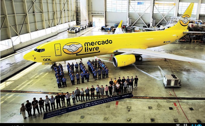 Boeing entrega el pedido número 100 del 737-800 BCF a AerCap