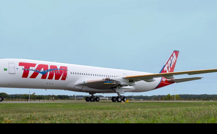 Presentan el primer A350 XWB de TAM Airlines