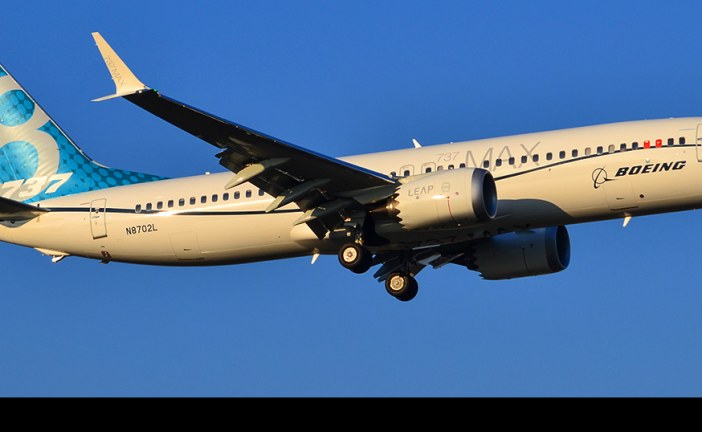 Boeing 737-8 MAX aterriza por primera vez en Sudamérica