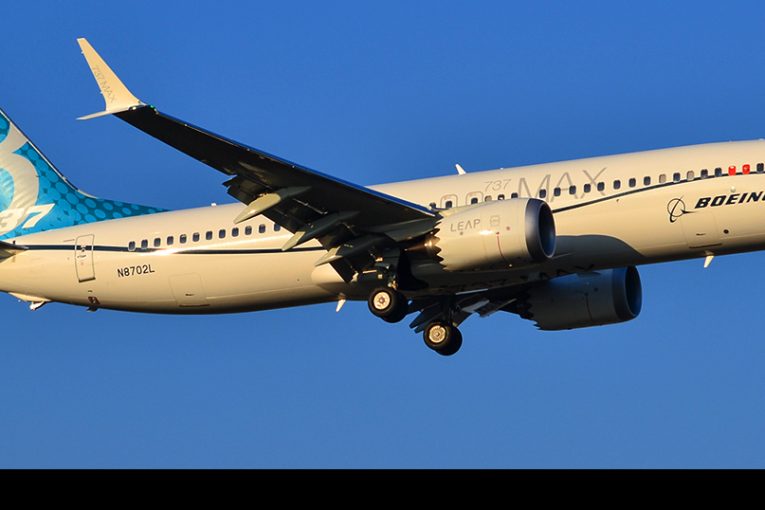 Boeing 737-8 MAX aterriza por primera vez en Sudamérica