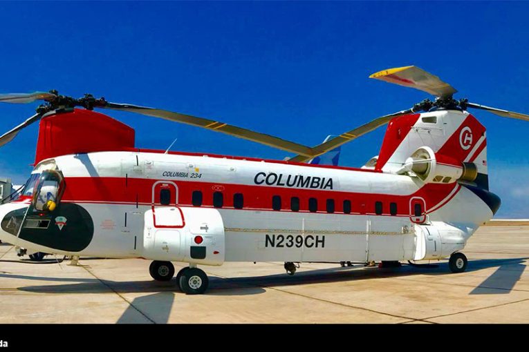 Ya está en Chile el enorme Boeing Vertol 234 para el combate de incendios forestales
