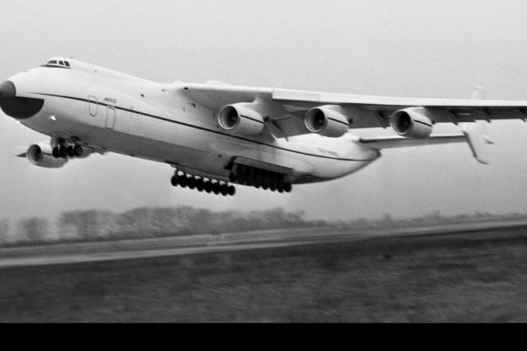 30 Años del primer vuelo del gigantesco Antonov An-225 Mriya