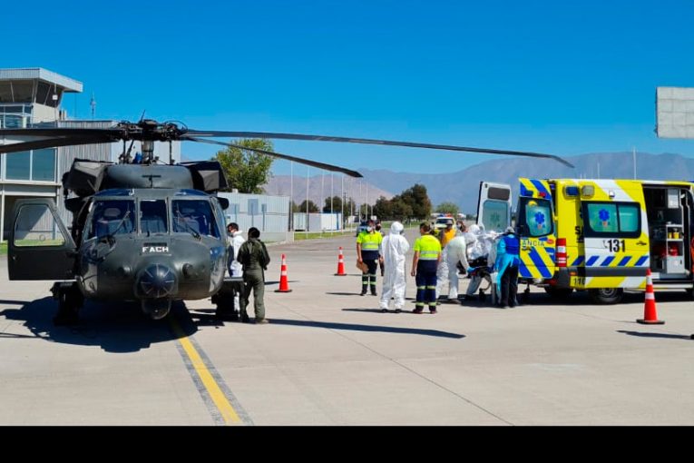 FACH realiza traslado de pacientes críticos con COVID19 desde Santiago a Talca