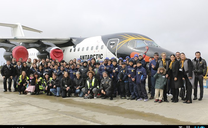 Estudiantes de Punta Arenas y Santiago cumplen con DAP el sueño de volar
