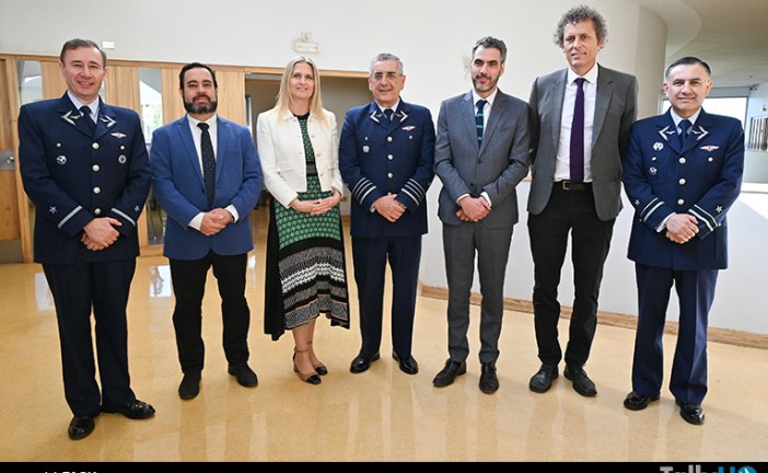 Fuerza Aérea y Universidad Adolfo Ibáñez firman importante convenio de colaboración en materia educacional