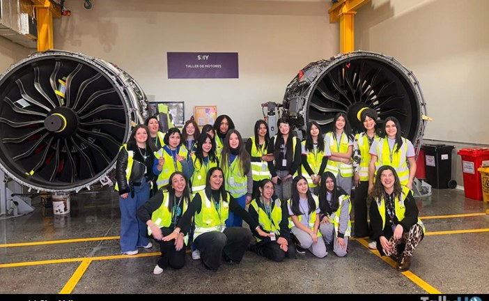 SKY Airline y Fundación Ingeniosas inspiran a las futuras generaciones de mujeres a conquistar los cielos