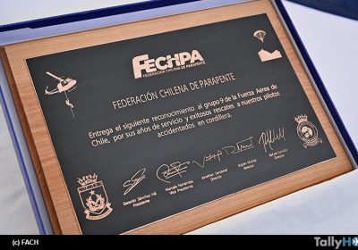 th-federacion-chilena-parapente-entrega-reconocimiento-a-fach-02