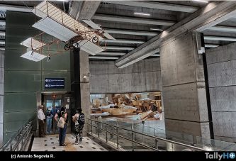 Metro de Santiago inauguró intervención en homenaje a los hermanos Copetta pioneros de la aviación en Chile