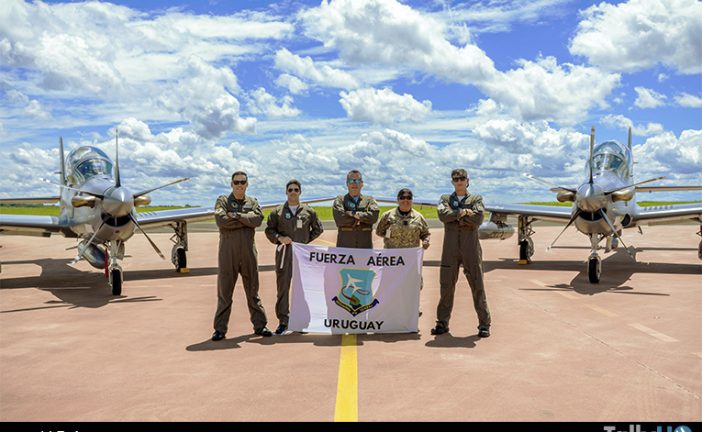 Fuerza Aérea Uruguaya recibe primeros dos Embraer A-29 Super Tucano