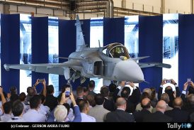 Embraer, Saab y la Fuerza Aérea Brasileña presentaron el primer caza Gripen E fabricado en Brasil