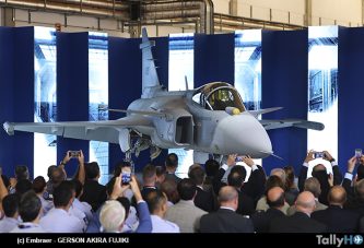 Embraer, Saab y la Fuerza Aérea Brasileña presentaron el primer caza Gripen E fabricado en Brasil
