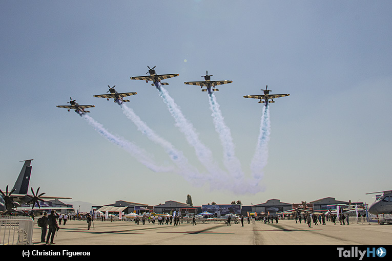 «A todo humo» acrobacia aérea en FIDAE 2026