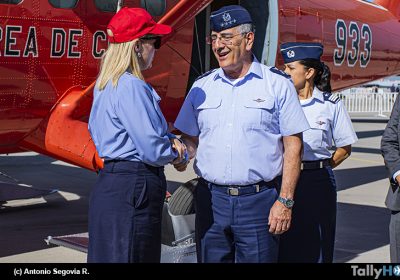 th-fidae-2026-entrega-placa-conmemoracion-60-aniversario-twin-otter-fach-03