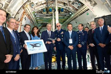 Jornada inaugural de FIDAE 2026 el Presidente de Chile, José Antonio Kast visitó Embraer