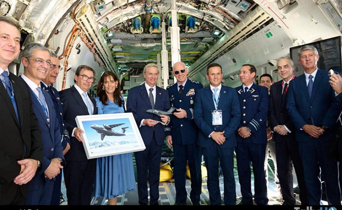 Jornada inaugural de FIDAE 2026 el Presidente de Chile, José Antonio Kast visitó Embraer