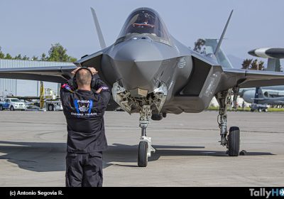 th-piloto-f-35-demo-team-en-fidae-2026-03