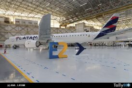 LATAM presentó su primer E195-E2 ya pintado en la fábrica de Embraer