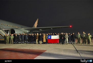 FACH trasladó desde Venezuela a rescatistas de Bomberos de Chile