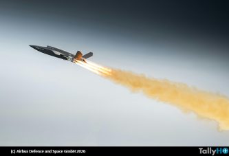 Aeronave de combate no tripulada Airbus U740 Valkyrie despega para realizar su vuelo inaugural en Europa